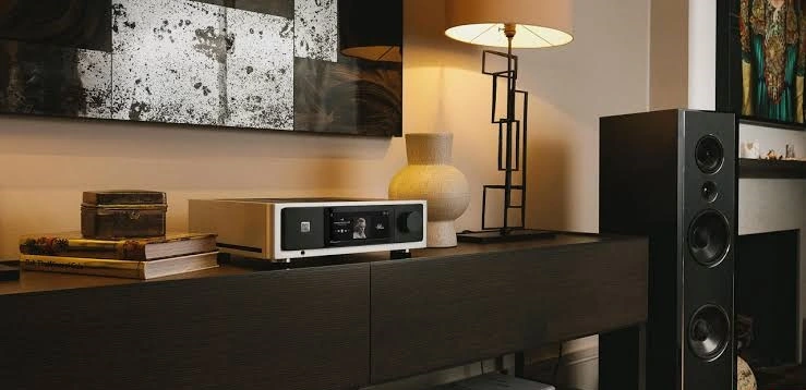 NAD M23 V2 с метално шаси и Purifi Eigentakt усилване
