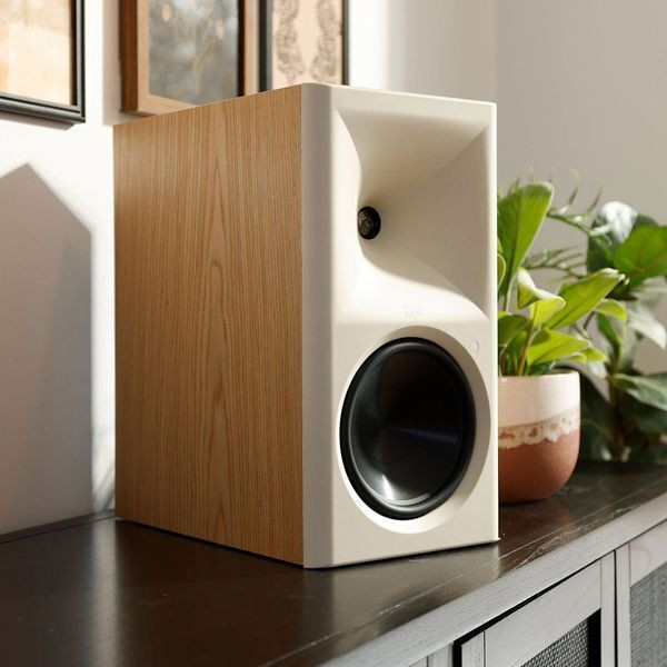 Активна тонколона Klipsch The Sevens II Klipsch The Sevens II активни Hi‑Fi тонколони с Dolby Atmos, HDMI 2.1 eARC и премиум дървен дизайн