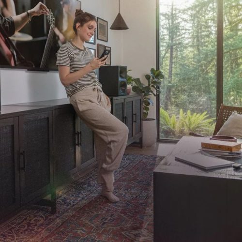 Активна тонколона Klipsch The Sevens II Klipsch The Sevens II активни Hi‑Fi тонколони с Dolby Atmos, HDMI 2.1 eARC и премиум дървен дизайн