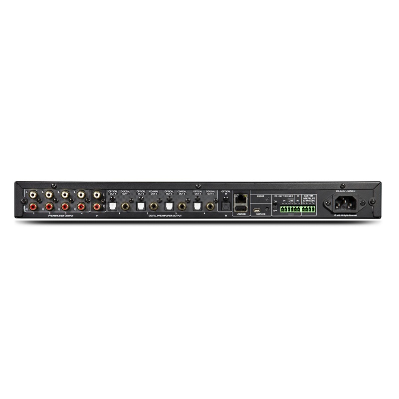 Заден панел с аудио изходите на NAD CI 580 V2