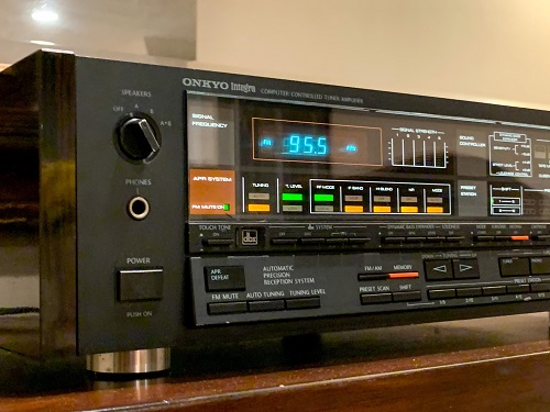 Onkyo аудио техника за музика и домашно кино