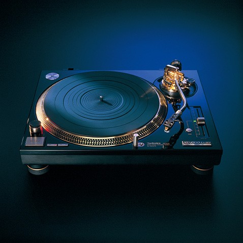 Историята на Technics SL-1200 – легендата продължава да се върти