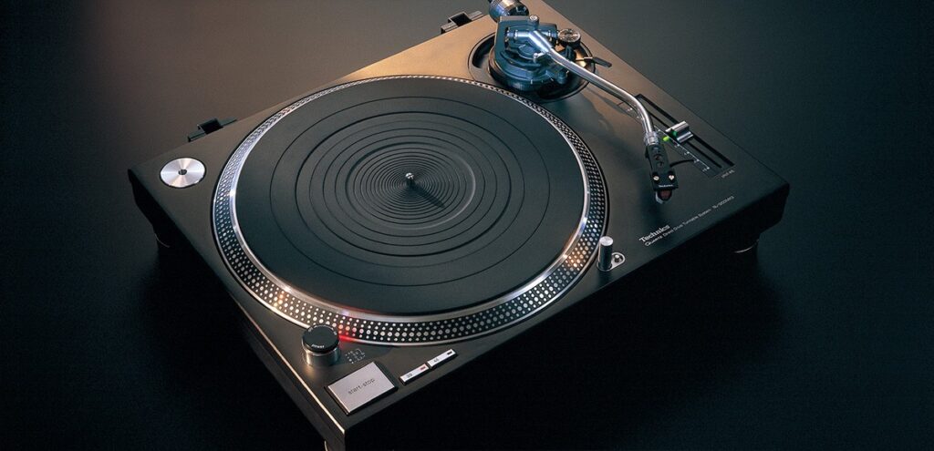 Историята на Technics SL-1200 – легендата продължава да се върти