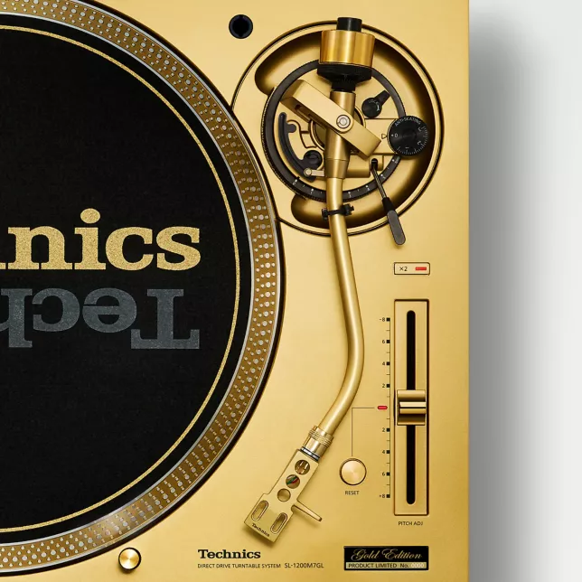 Technics SL-1200M7GL Gold 55th Anniversary AudioArte Technics SL-1200M7GL Gold 55th Anniversary DJ грамофон