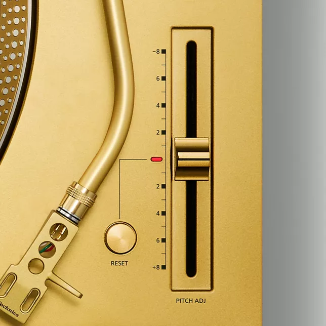 Technics SL-1200M7GL Gold 55th Anniversary AudioArte Technics SL-1200M7GL Gold 55th Anniversary DJ грамофон